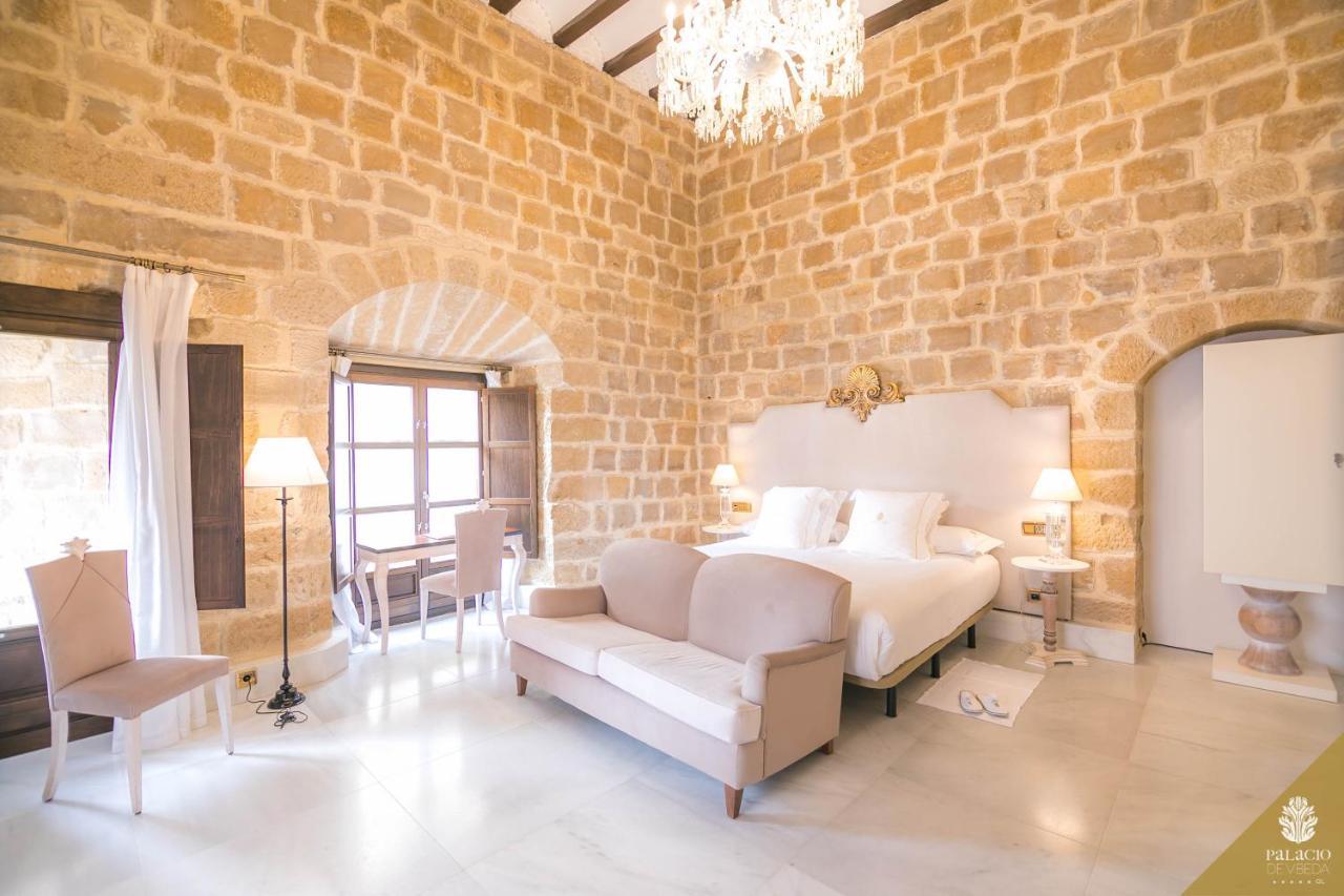 Hotel Palacio De Ubeda 5 G.L Exteriör bild Suite at the hotel