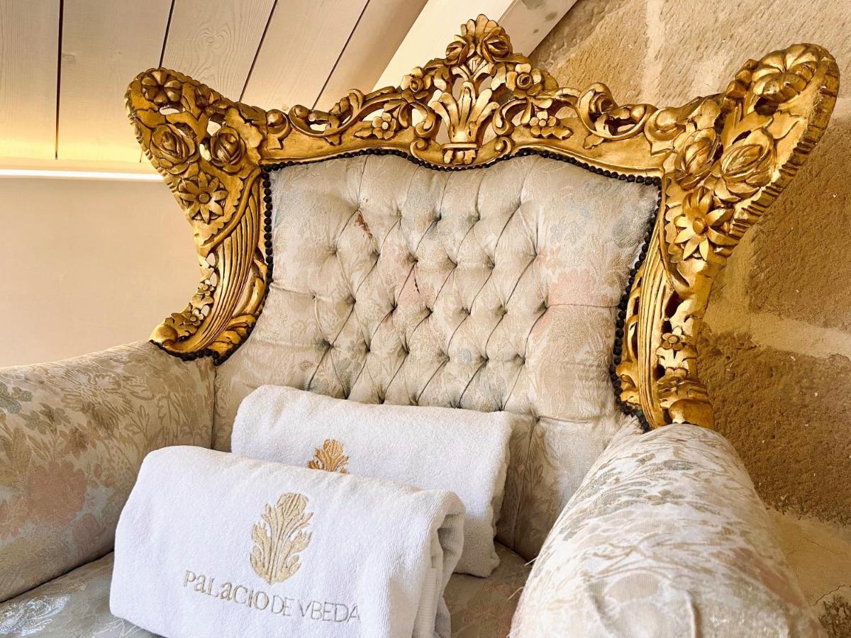 Hotel Palacio De Ubeda 5 G.L Exteriör bild The Royal Throne
